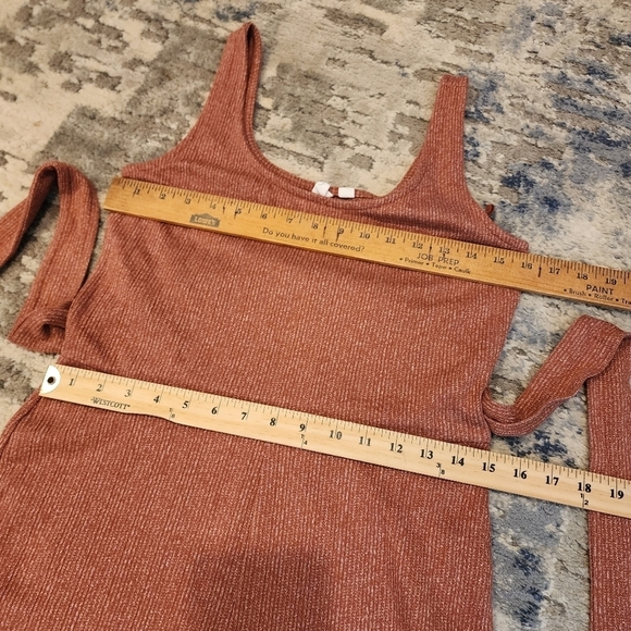 Gap pink ribbed knit sleeveless belted wideleg cropped jumpsuit. Size small. - Picture 12 of 15